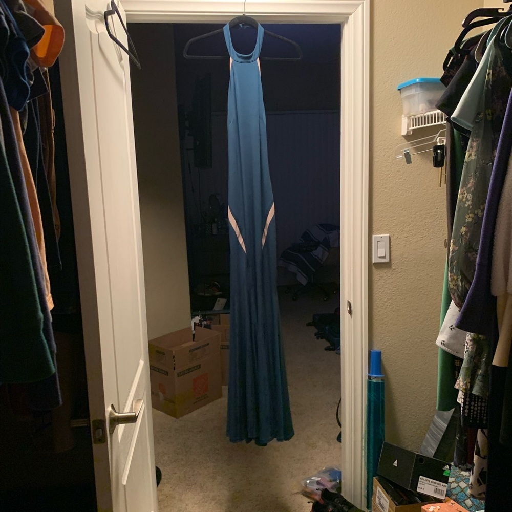 Mermaid cut backless gown green size small